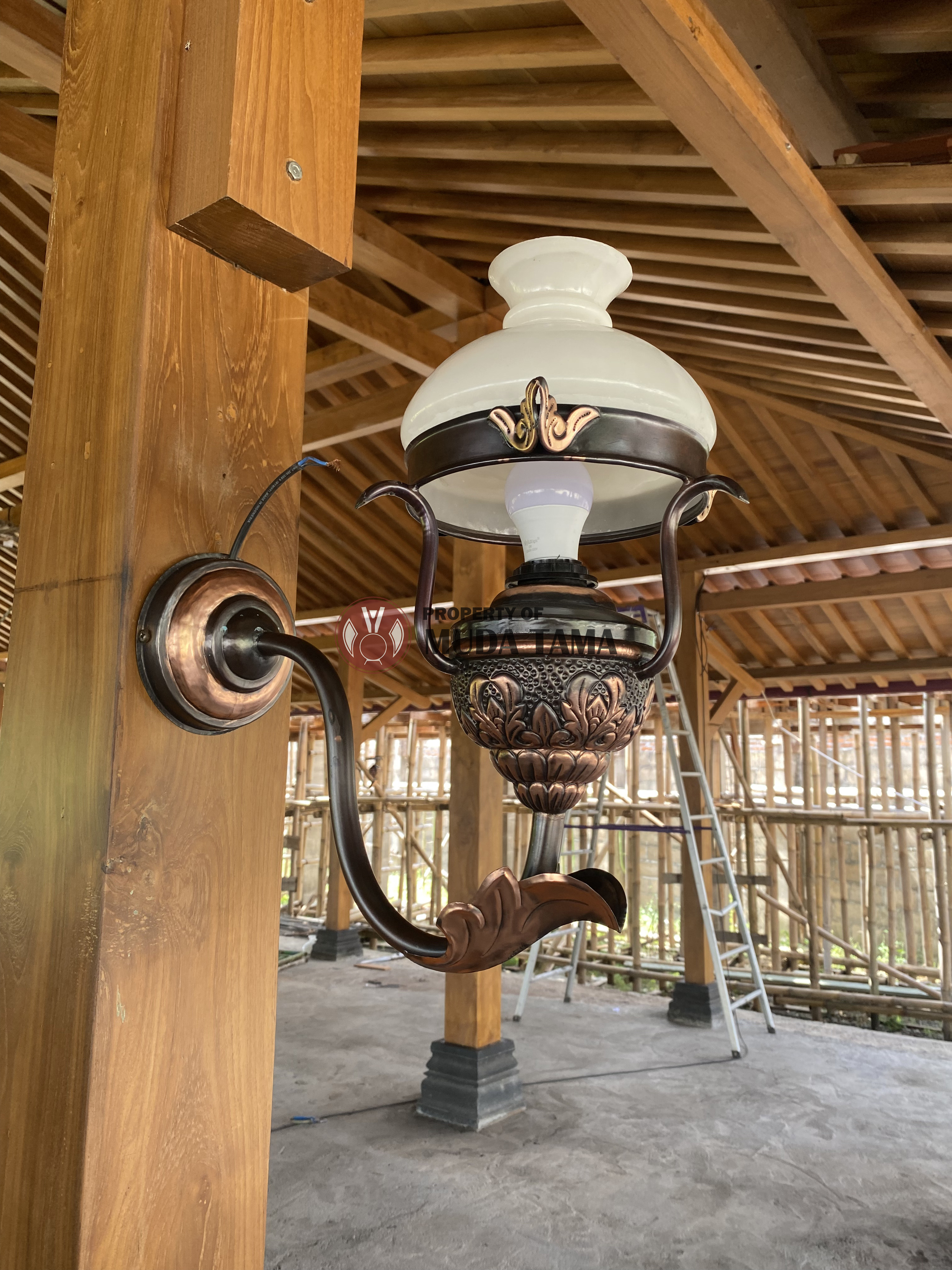 lampu-tembok